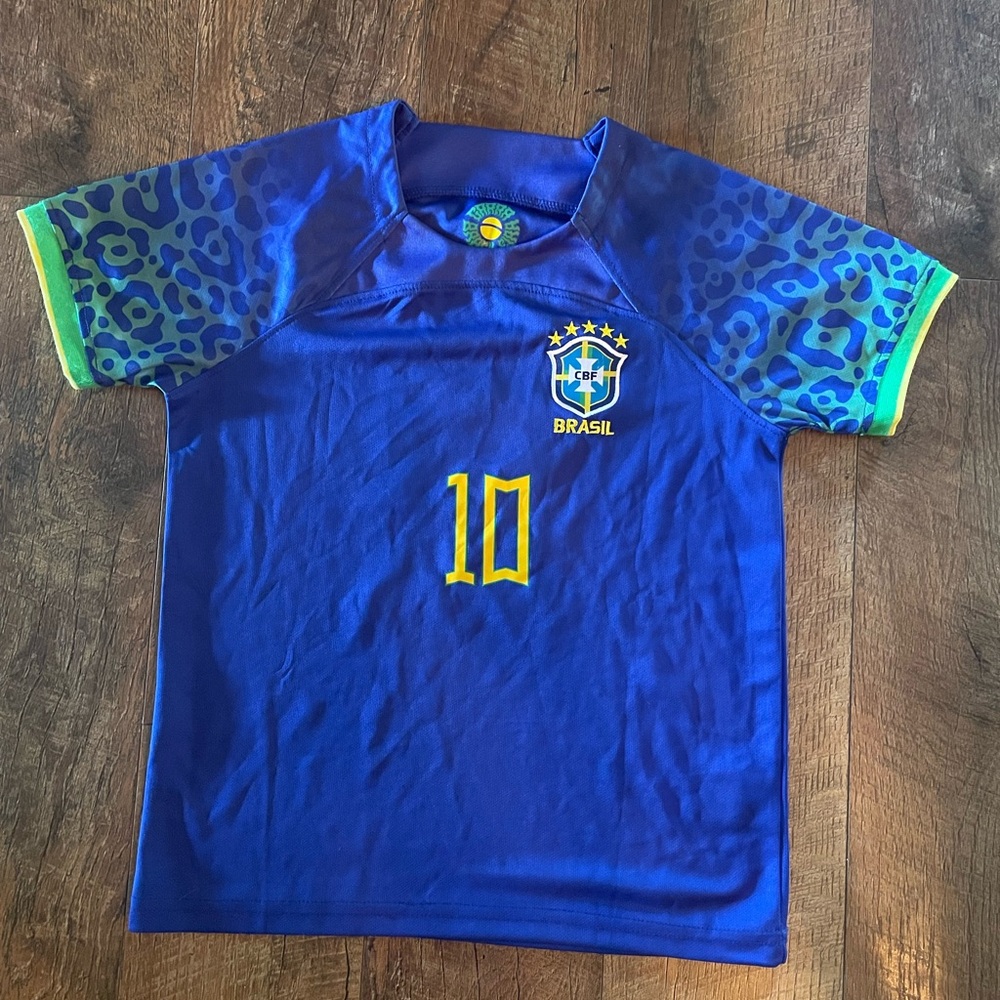 Kids size 24 Naymar jersey